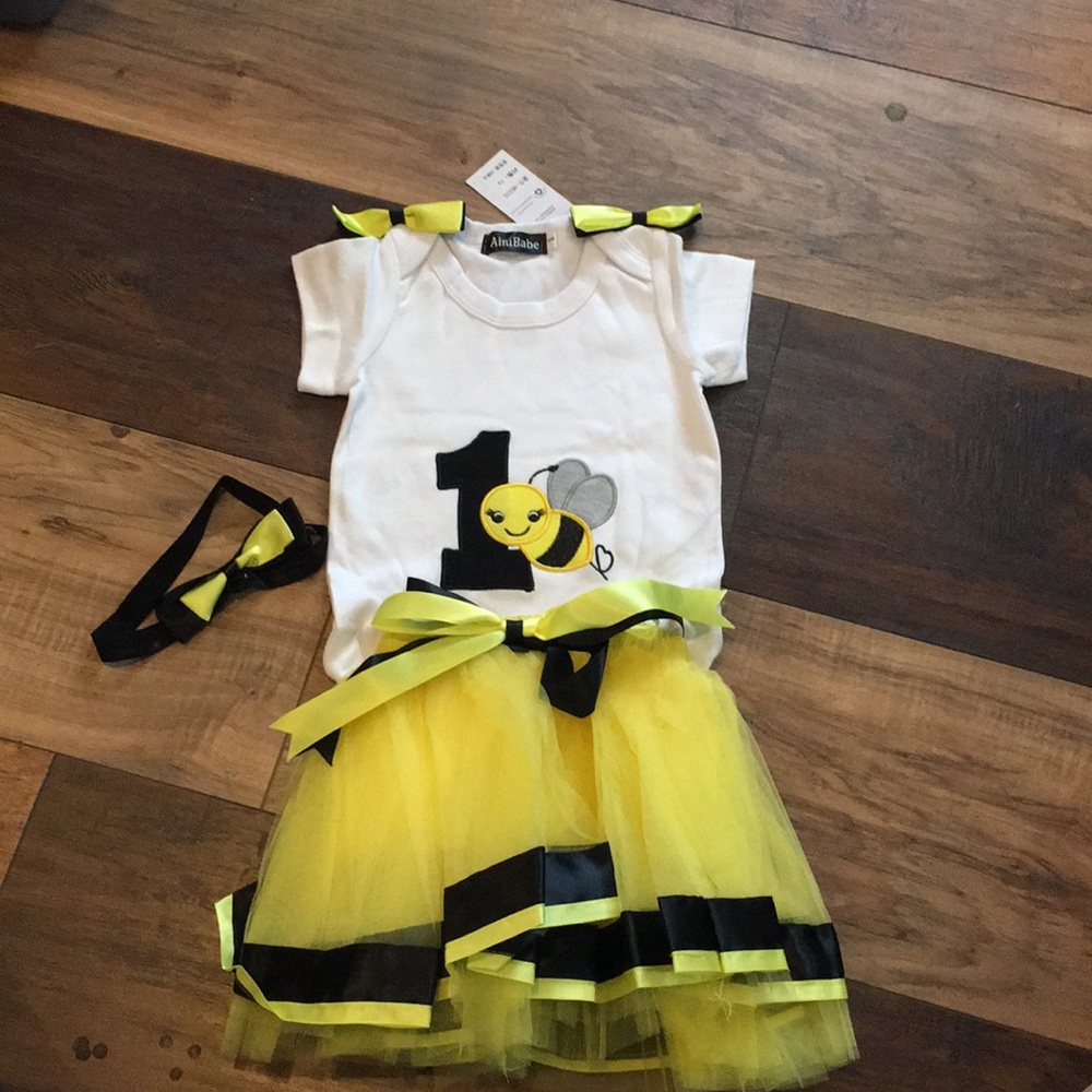 1 yr old bee outfit